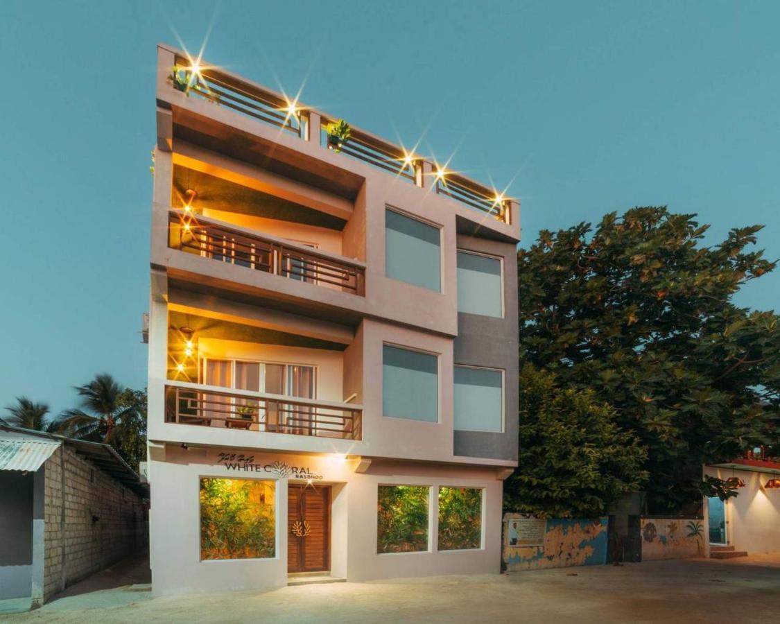 ホテル White Coral Rasdhoo エクステリア 写真