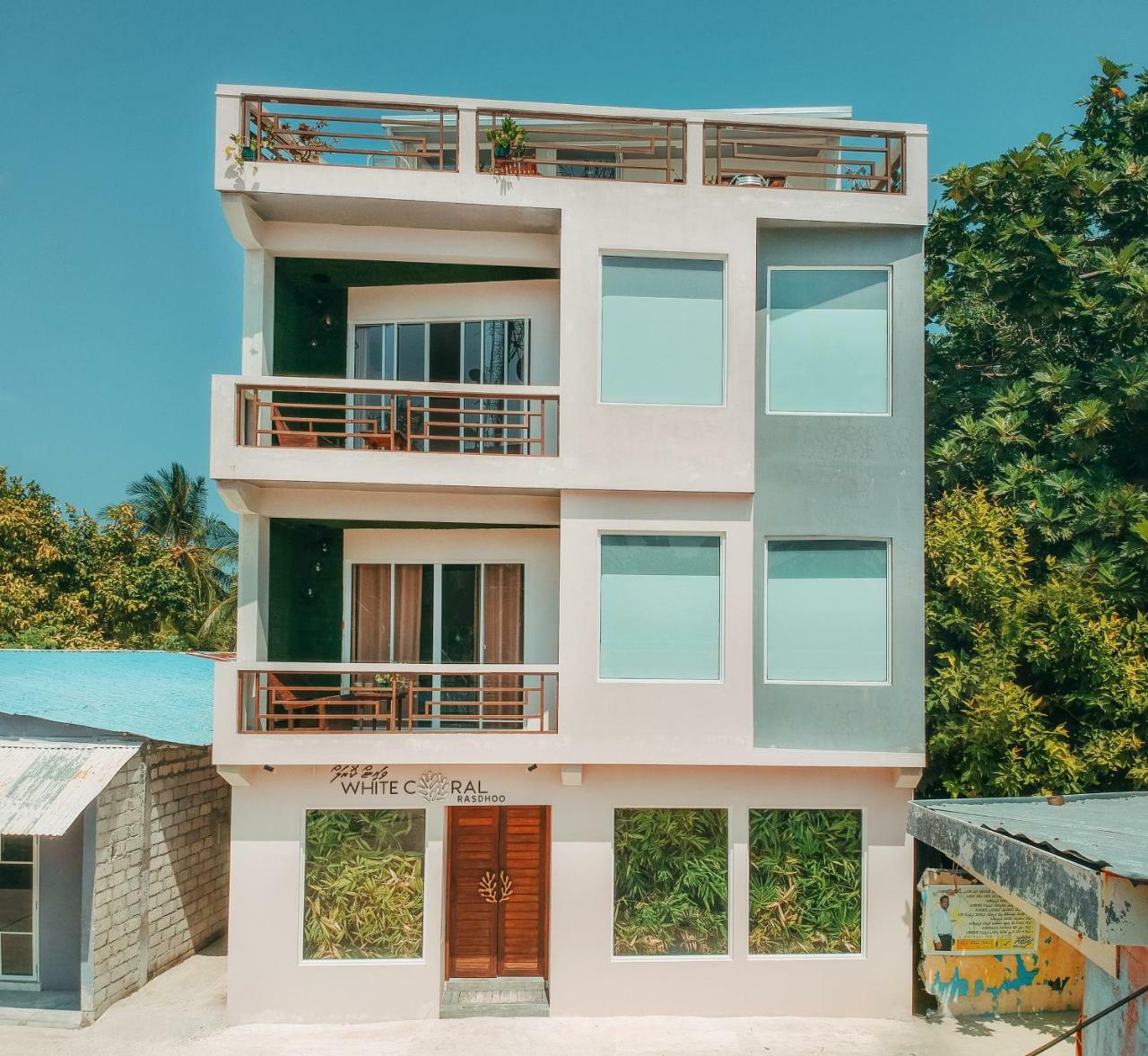 ホテル White Coral Rasdhoo エクステリア 写真
